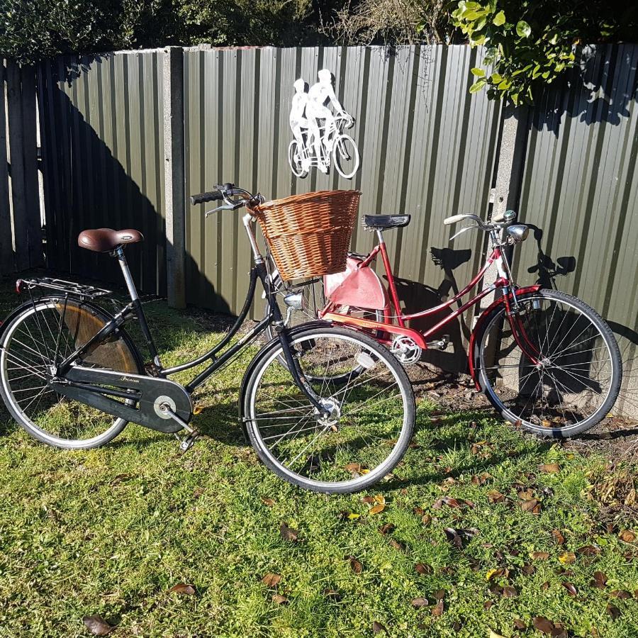 Villa Little Red Riding Hood Reefton Exterior foto